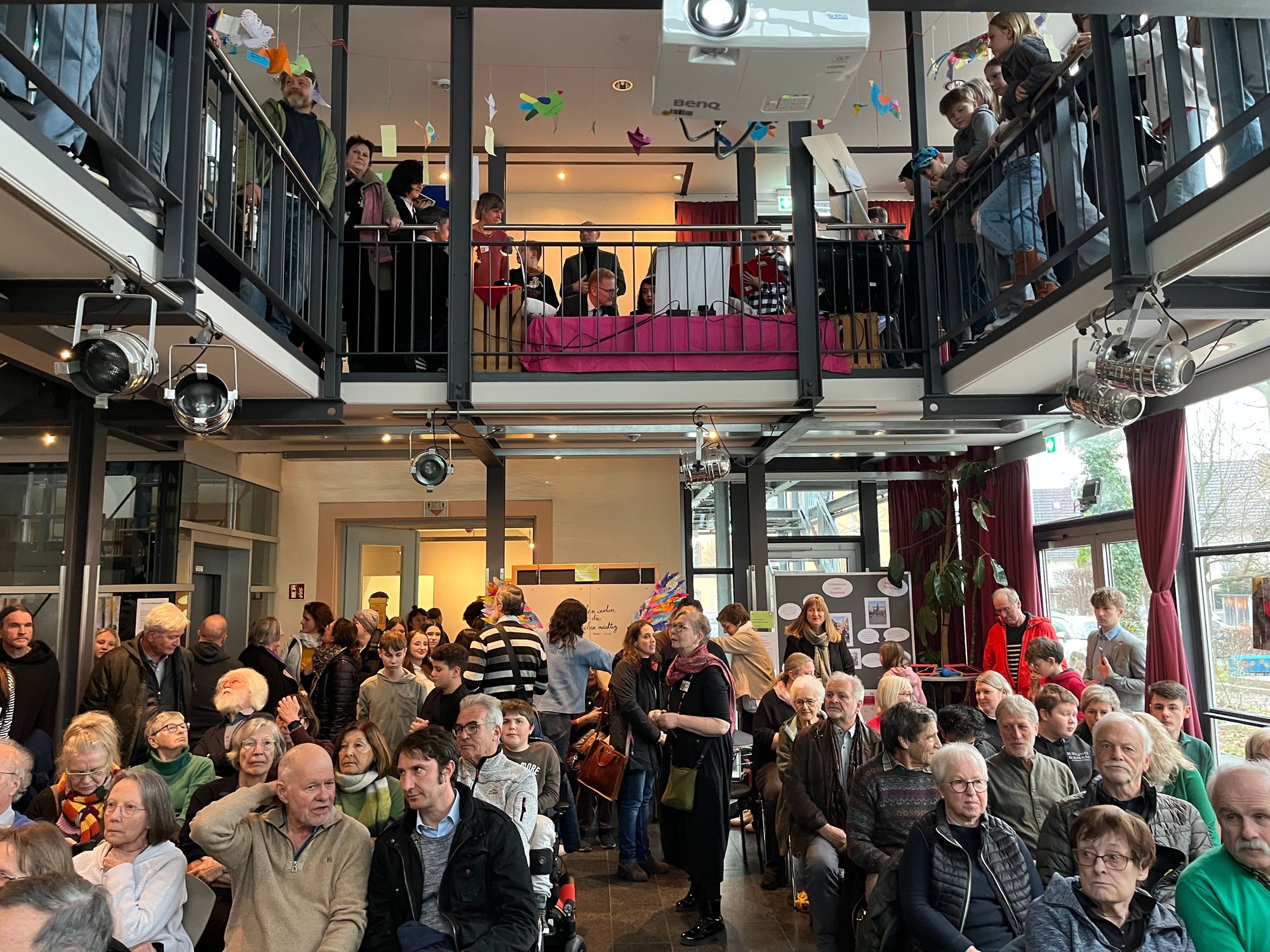 Großes Interesse zur Ausstellungseröffnung