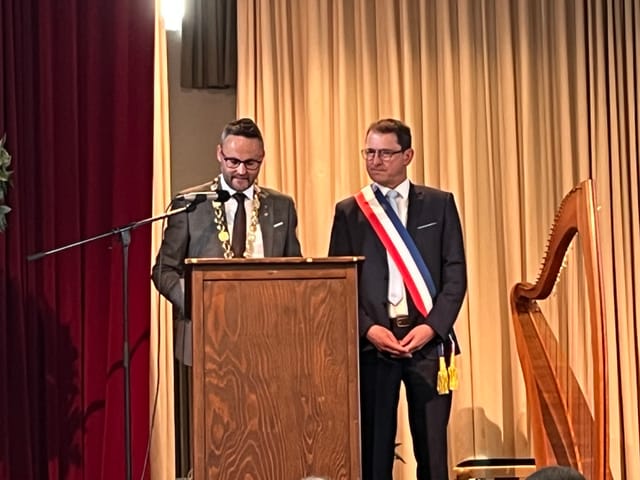 Schöne Jubiläumsfeiern zu 60 Jahre Städtepartnerschaft zwischen Selestat und Waldkirch und Verleihung der Ehrenbürgerwürde an den früheren Bürgermeister von Selestat Marcel Bauer